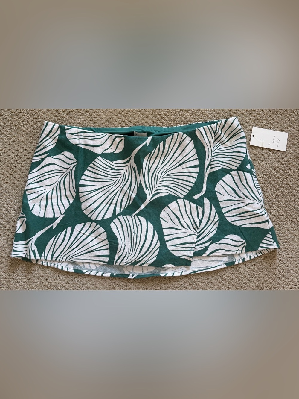a new day Emerald Green and White Leaf Print Skort